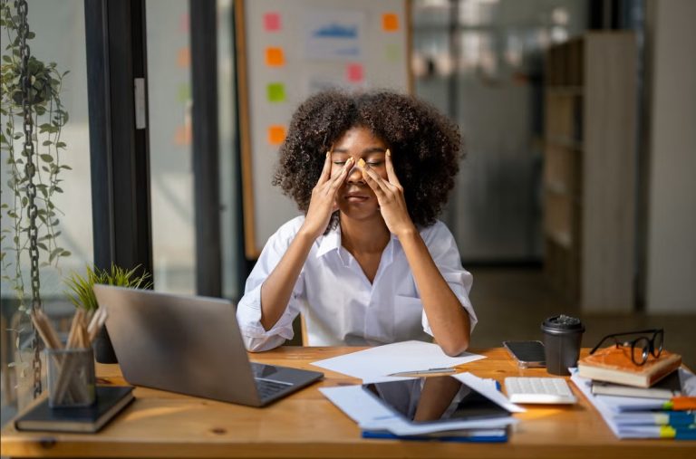 Why Women Feel Tired All the Time – And How to Fix It Naturally