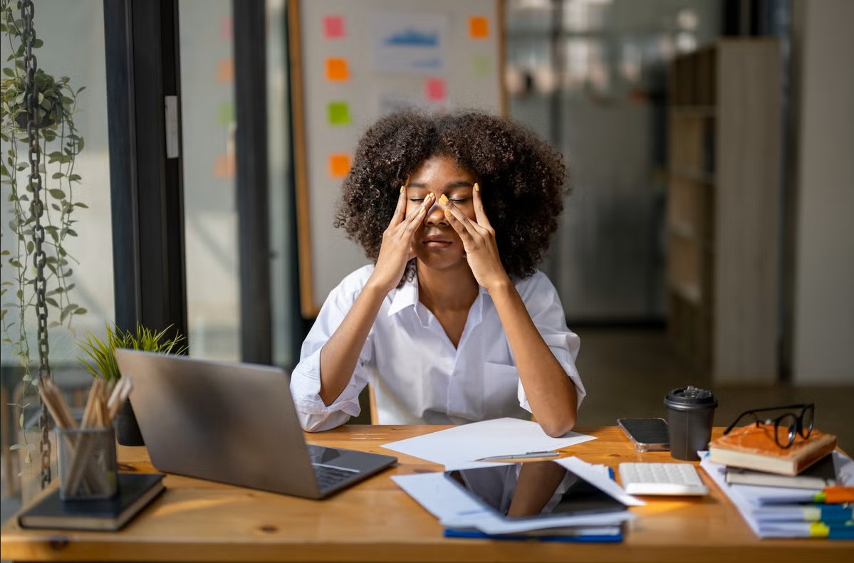 Why Women Feel Tired All the Time – And How to Fix It Naturally